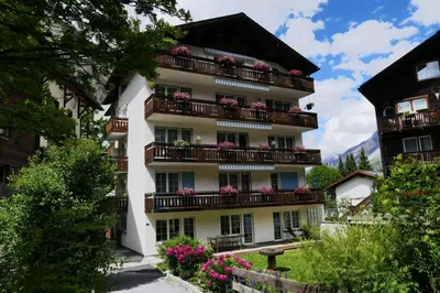 Das Gebäude in dem sich die Ferienwohnung befindet