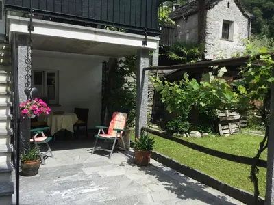 Ein Garten an der Unterkunft Ca Evelina