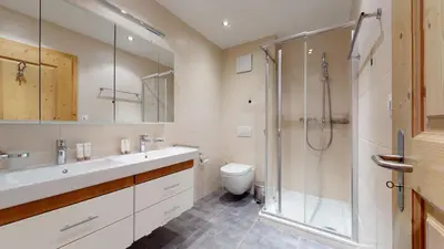 Ein Badezimmer in der Unterkunft Hauts de Veysonnaz HV1 012 - SAUNA apartment 6 per
