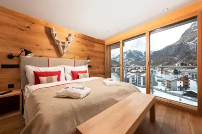 Ein allgemeiner Bergblick oder ein Berglick von der Ferienwohnung aus
