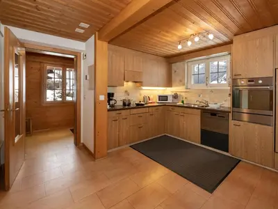 Küche/Küchenzeile in der Unterkunft Holiday Home Chalet Reinhysi by Interhome
