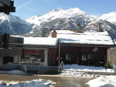 Ein allgemeiner Bergblick oder ein Berglick von der Ferienwohnung aus