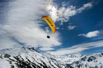 Ein allgemeiner Bergblick oder ein Berglick von der Ferienwohnung aus