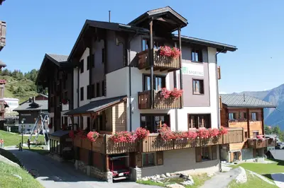 Ein allgemeiner Bergblick oder ein Berglick von des Hotels aus