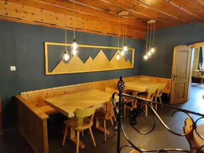Ein Sitzbereich in der Unterkunft Hotel Restaurant Jungfrau