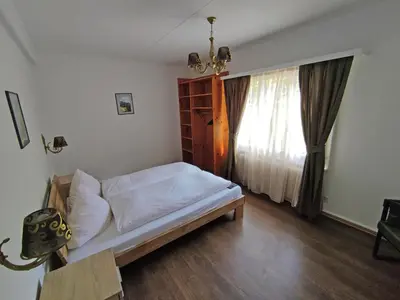 Ein Bett oder Betten in einem Zimmer der Unterkunft Hotel Restaurant Jungfrau