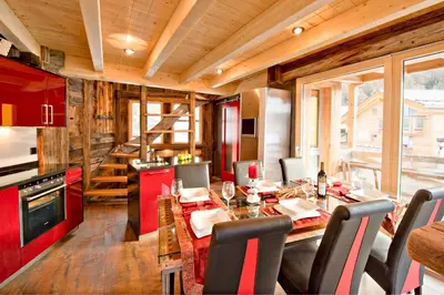 Ein Sitzbereich in der Unterkunft Chalet Schwalbennest