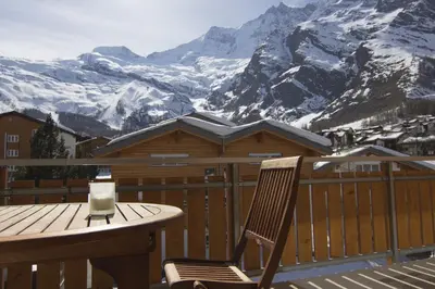 Ein allgemeiner Bergblick oder ein Berglick von der Ferienwohnung aus