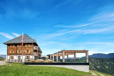Das Gebäude in dem sich das Hotel befindet