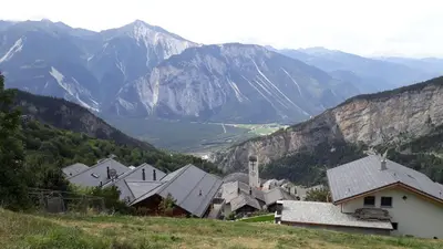 Ein allgemeiner Bergblick oder ein Berglick von der Ferienwohnung aus