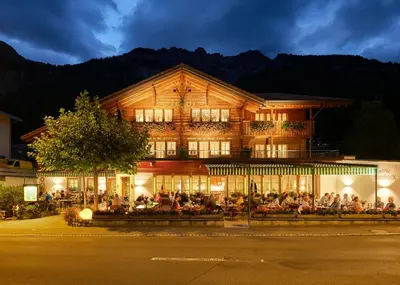 Ein allgemeiner Bergblick oder ein Berglick von des Hotels aus