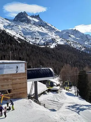 Ein allgemeiner Bergblick oder ein Berglick von der Ferienwohnung aus