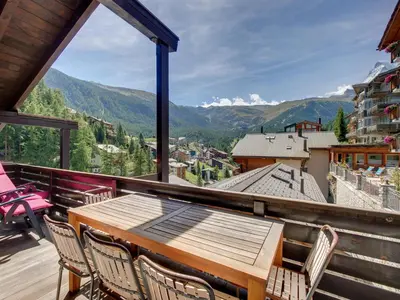 Ein allgemeiner Bergblick oder ein Berglick von der Ferienwohnung aus
