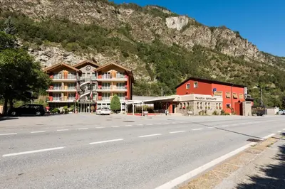 Ein allgemeiner Bergblick oder ein Berglick von des Hotels aus