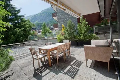 Ein allgemeiner Bergblick oder ein Berglick von der Ferienwohnung aus