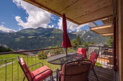 Ein allgemeiner Bergblick oder ein Berglick von der Ferienwohnung aus