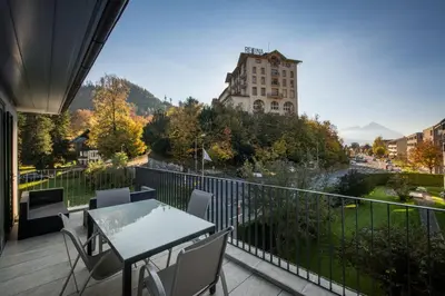 Ein allgemeiner Bergblick oder ein Berglick von der Ferienwohnung aus