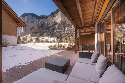 Ein allgemeiner Bergblick oder ein Berglick von der Ferienwohnung aus