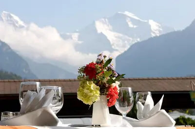 Ein allgemeiner Bergblick oder ein Berglick von des Hotels aus