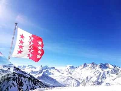 Ein allgemeiner Bergblick oder ein Berglick von des Privatzimmers aus