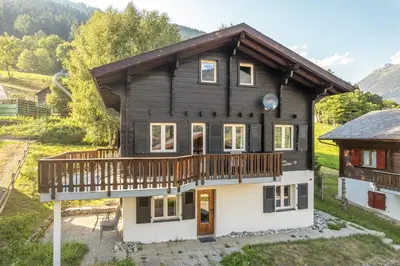 Ein allgemeiner Bergblick oder ein Berglick von der Ferienwohnung aus
