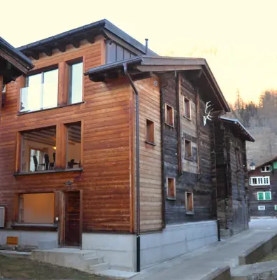 Das Gebäude in dem sich das Chalet befindet