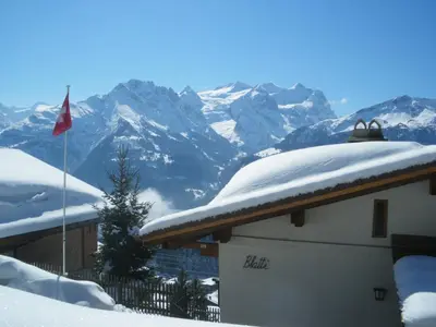 Ein allgemeiner Bergblick oder ein Berglick von der Ferienwohnung aus