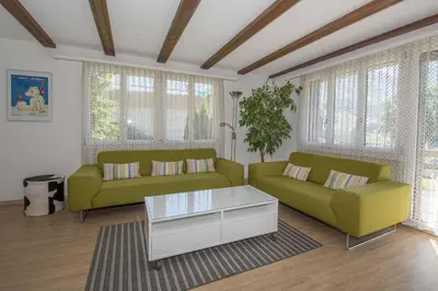 Ein Sitzbereich in der Unterkunft Ferienwohnung Helios