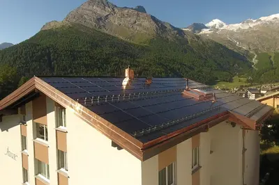 Ein allgemeiner Bergblick oder ein Berglick von der Ferienwohnung aus