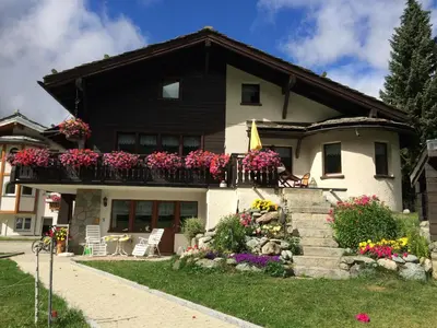 Das Gebäude in dem sich die Ferienwohnung befindet