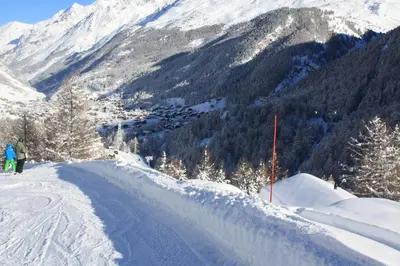 Chalet Hinter Dem Rot Stei im Winter