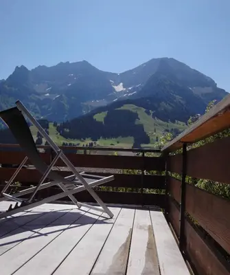 Ein allgemeiner Bergblick oder ein Berglick von der Ferienwohnung aus