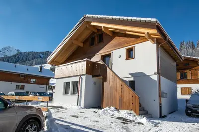 Ein allgemeiner Bergblick oder ein Berglick von der Ferienwohnung aus