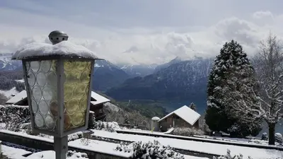 Ein allgemeiner Bergblick oder ein Berglick von des Hotels aus