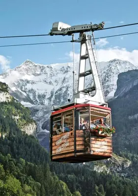 Ein allgemeiner Bergblick oder ein Berglick von der Ferienwohnung aus