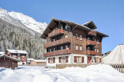Ein allgemeiner Bergblick oder ein Berglick von der Ferienwohnung aus