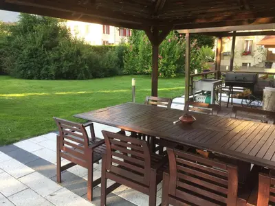 Ein Garten an der Unterkunft Walters Hostel Interlaken