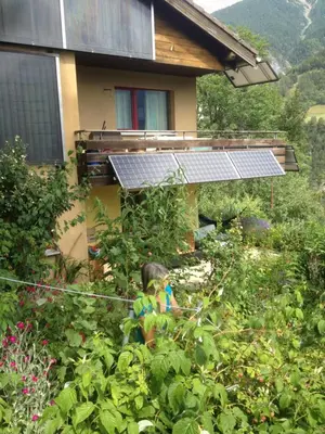 Ein Garten an der Unterkunft Arve