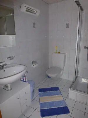 Ein Badezimmer in der Unterkunft Haus Abendberg