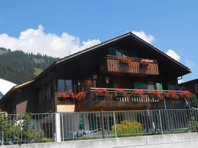 Ein allgemeiner Bergblick oder ein Berglick von der Ferienwohnung aus