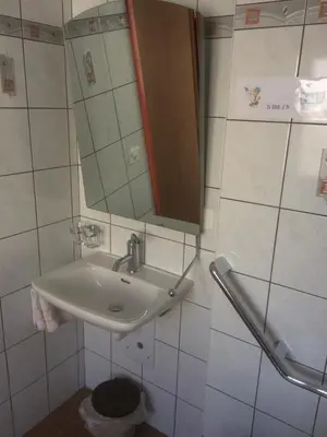 Ein Badezimmer in der Unterkunft B&B Haus Granit Saas Grund