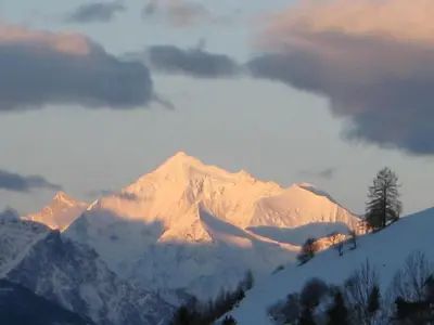 Ein allgemeiner Bergblick oder ein Berglick von der Ferienwohnung aus