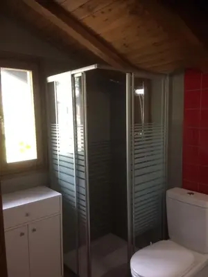 Ein Badezimmer in der Unterkunft Chalet Pattier