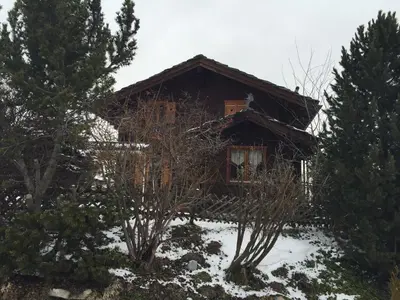 Das Gebäude in dem sich das Chalet befindet
