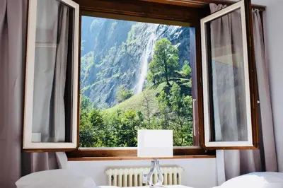 Ein allgemeiner Bergblick oder ein Berglick von der Ferienwohnung aus