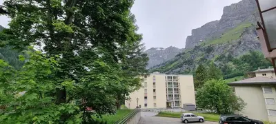 Ein allgemeiner Bergblick oder ein Berglick von der Ferienwohnung aus