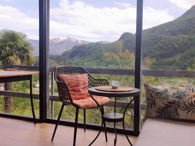 Ein allgemeiner Bergblick oder ein Berglick von der Ferienwohnung aus