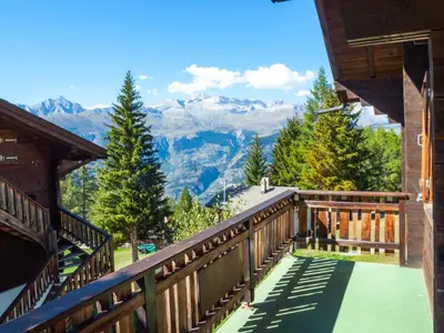 Ein allgemeiner Bergblick oder ein Berglick von der Ferienwohnung aus