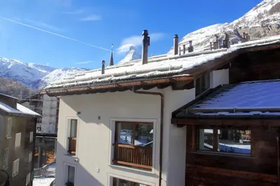 Ein allgemeiner Bergblick oder ein Berglick von der Ferienwohnung aus
