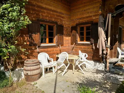 Ein Garten an der Unterkunft Magnifique chalet familial pour 10 personnes au coeur de Nax